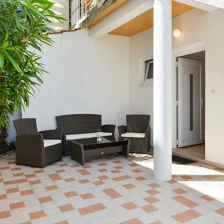 Mandic With Parking Apartman *
