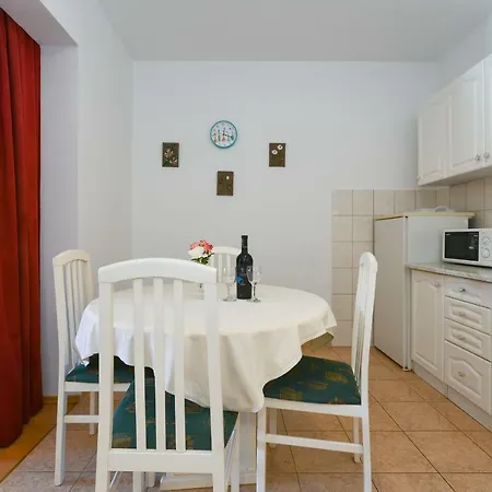 Apartment Mandic With Parking Zadar