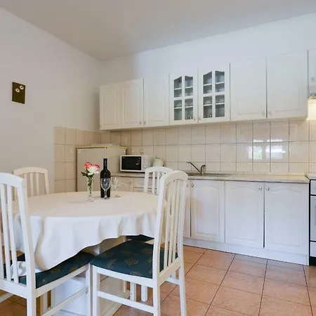 Apartment Mandic With Parking Zadar
