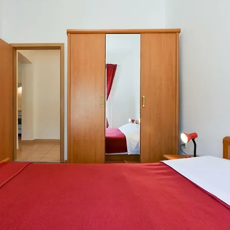 Mandic With Parking Apartman