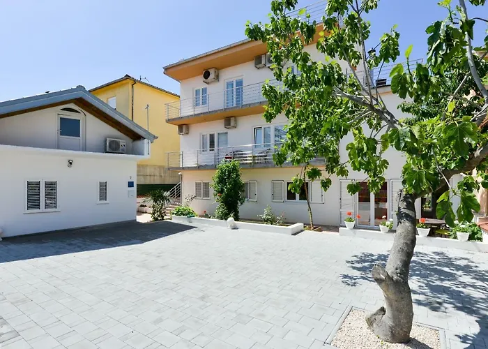 Apartment Mandic With Parking Zadar