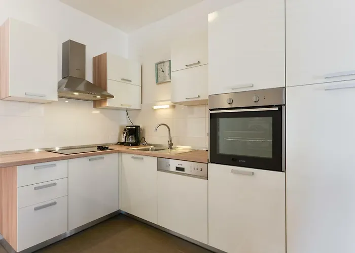 Mandic With Parking 扎达尔