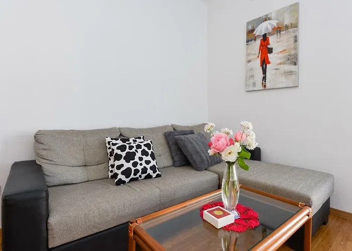 Mandic With Parking Apartment *
