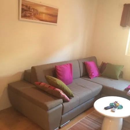 Mandic With Parking 자다르