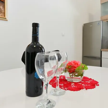 Mandic With Parking *