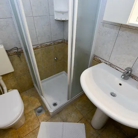 Mandic With Parking 자다르