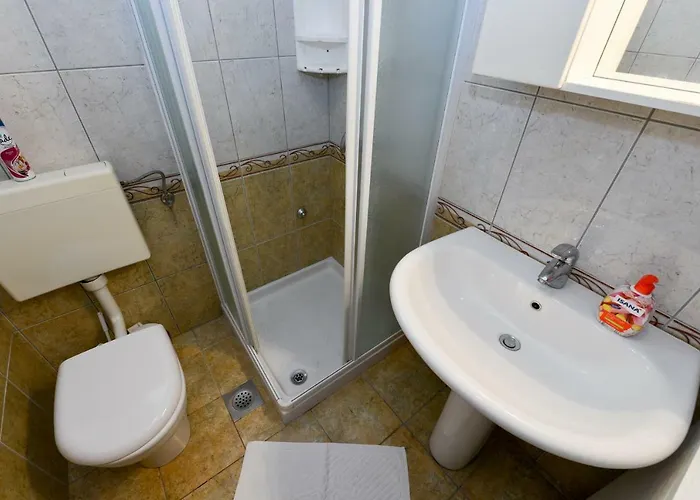 Mandic With Parking Zára